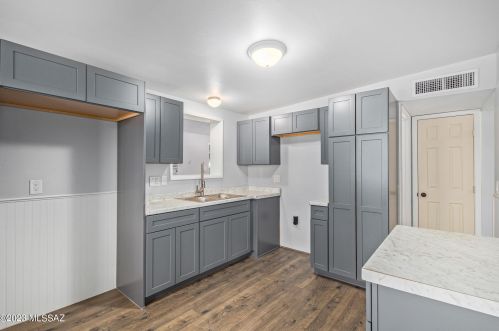 1343 Knox St, Tucson AZ 85705-2507 exterior