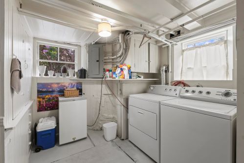 66 Atkinson St, Dover NH 03820-3731 exterior