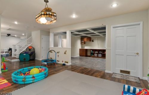 75 Hidden Glen Dr, Sparta NJ  07871-3843 exterior