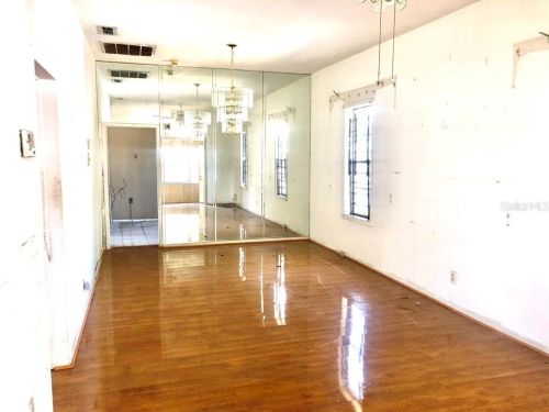 2921 Columbus Dr, Tampa, FL 33607-2244