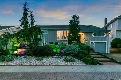 34 Heatherfield Rd, Valley Stream NY  11581-2314 exterior