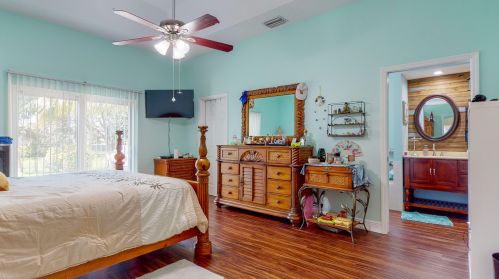 1080 Romaine Ln, Fort Pierce FL 34953-3675 exterior