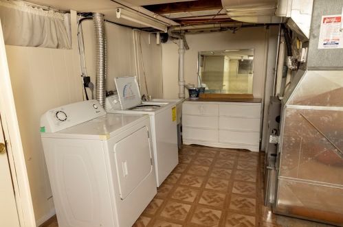 35 Anne St, Springfield MA 01104-2236 exterior