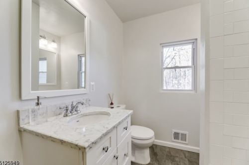 1508 Fox Trl, Mountainside NJ 07092-1302 exterior