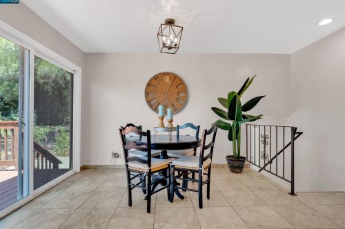 1221 Roanwood Way, Concord CA 94521-4816 exterior