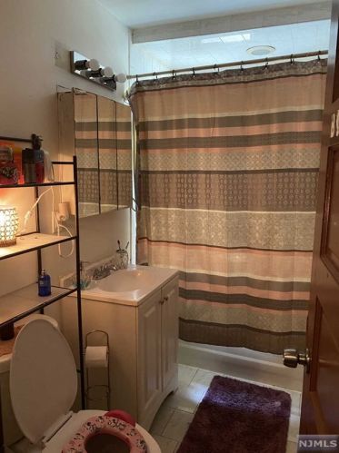 112 Summit Ave, Outwater NJ 07026-2813 exterior