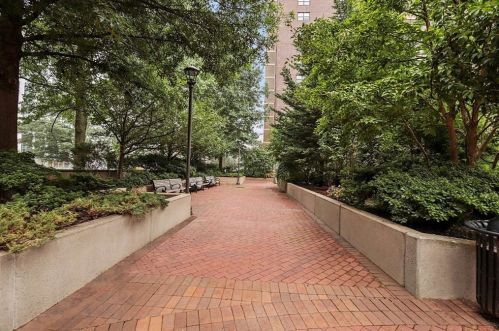 2 Hawthorne Pl, Boston MA  exterior