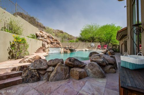 13841 Cyn Dr, Phoenix AZ 85016-2403 exterior