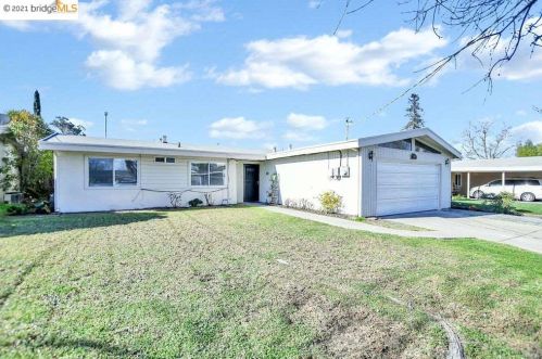 2141 Roskelley Dr, Concord, CA 94519-2241