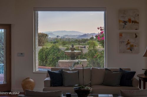 5300 Hacienda Del Sol Rd, Tucson AZ 85718-6054 exterior