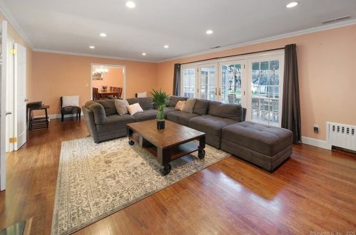 148 Norwalk Rd, Norwalk CT 06850-4406 exterior