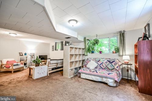 5615 Chase Ct, Alexandria VA 22312-6318 exterior