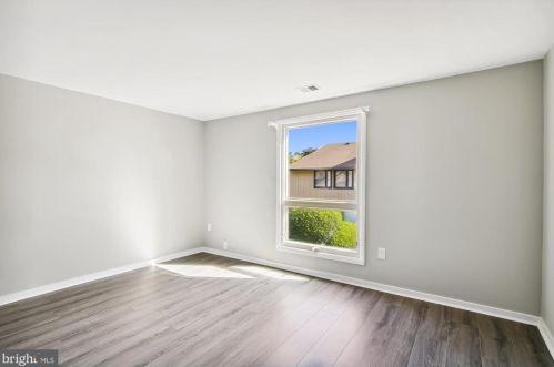 560 Gln Ct, Glen Burnie MD 21061-5013 exterior