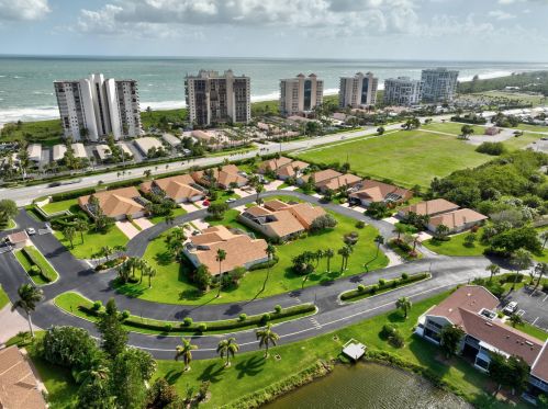 208 River Walk, Fort Pierce FL 34949-8887 exterior