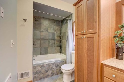 2119 Mound St, Milwaukee WI  53207-1331 exterior