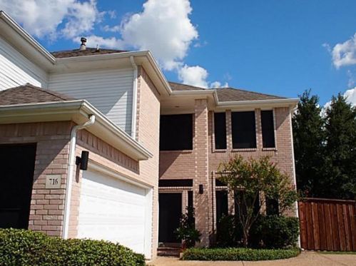 716 Canal St, Irving TX  75063-6485 exterior