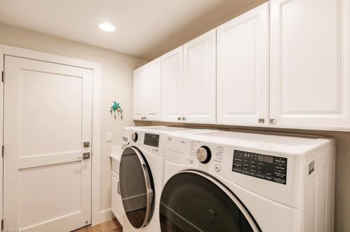 1590 Sandpiper St, Naples FL 34102-1504 exterior