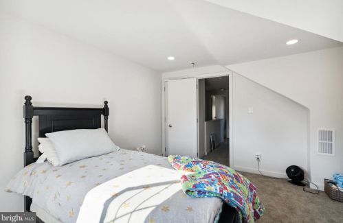 134 Linwood Ave, Ardmore PA 19003-3128 exterior