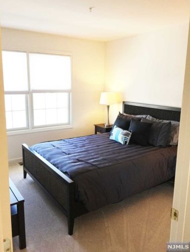 35 Forshee Cir, Montvale NJ 07645-1781 exterior