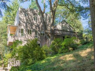 1203 Crenshaw Rd, Eugene, OR 97401-2032