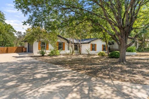 900 Bend Dr, Austin TX  78758-3923 exterior