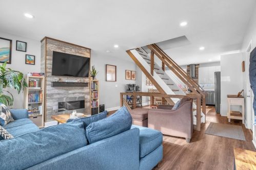 5225 Lotus Way, Pittsburgh PA  15201-2441 exterior