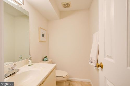 10924 Bloomingdale Dr, Rockville MD 20852-5535 exterior