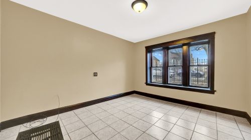 2743 Avers Ave, Chicago IL 60805-1436 exterior