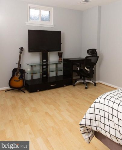 7467 Duddington Dr, Alexandria VA 22315-3849 exterior