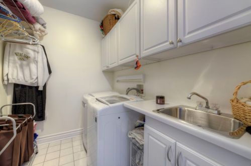 4340 Mozart St, Chicago IL 60618-1528 exterior