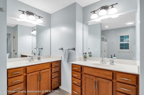 4106 Presidents Way, Dewitt MI 48820-7883 exterior