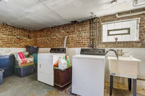 5527 Kilbourn Ave, Chicago IL 60646-5937 exterior