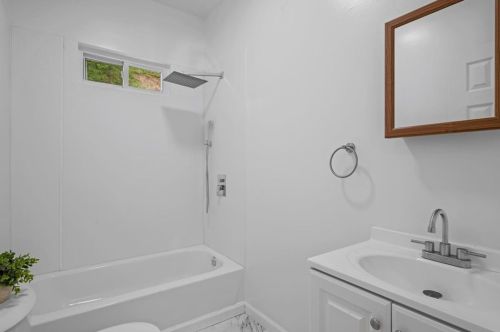 217 Logan St, Pittsburgh PA  15209-2811 exterior