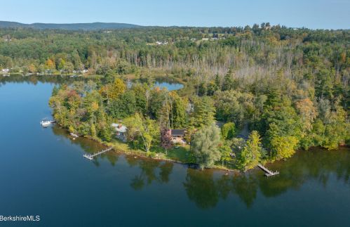 61 Bramble Ln, Lenox, MA 01240-2777