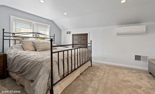 4815 Mulligan Ave, Chicago IL 60630-2921 exterior