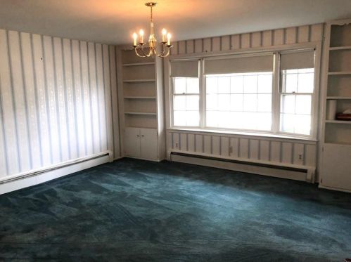 148 Pine Crest Dr, Woonsocket, RI 02895-1515