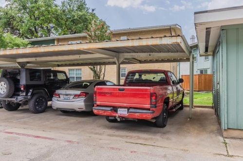 6600 Eastridge Dr, Dallas TX  75231-7053 exterior