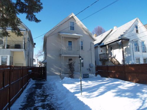 2532 10th St, Milwaukee, WI 53215-3429