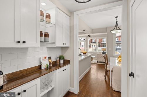 1807 Bay St, Washington DC  20003-2510 exterior