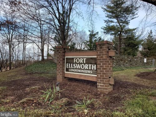 114 Roberts Ln, Alexandria, VA 22314-5344