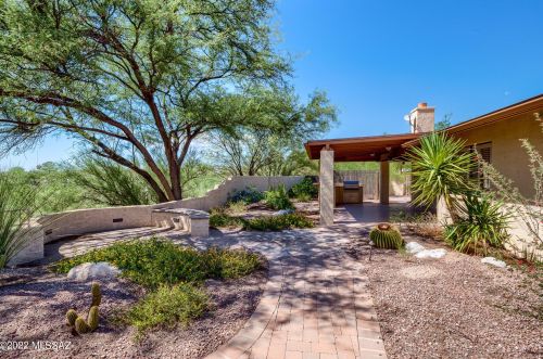 4421 Camino Gacela, Tucson AZ  85718-6807 exterior