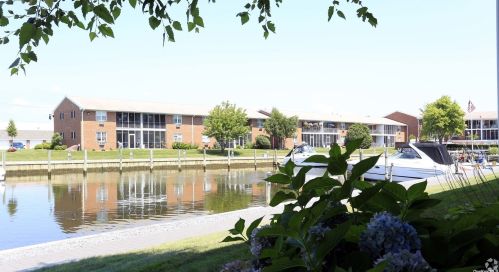 41 Commodore Ln, Babylon NY  11704-8203 exterior