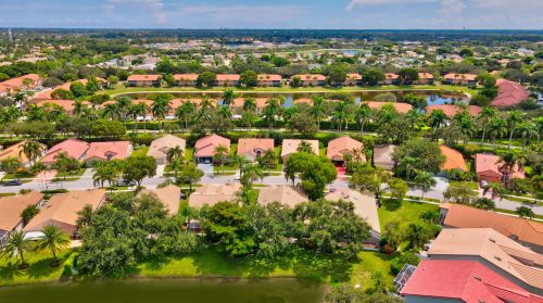 9679 Harbour Lk Cir, Boynton Beach FL 33437-3812 exterior