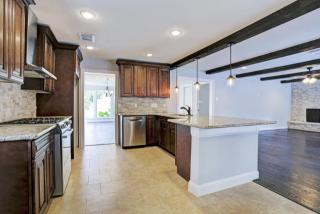 4911 Glenmeadow Dr, Houston TX  77096-4209 exterior