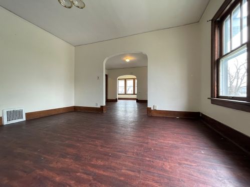 904 Hickory St, Waukegan IL 60085-1939 exterior