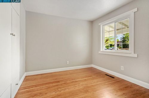 5507 Alaska Dr, Concord CA  94521-4009 exterior