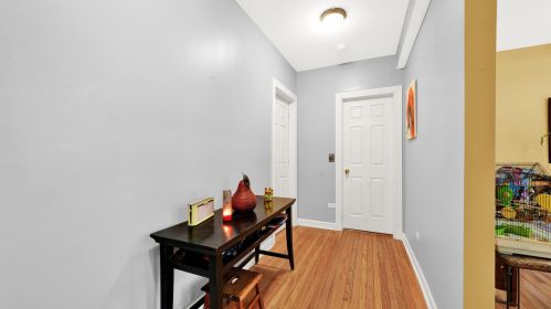 5152 Avers Ave, Chicago, IL 60625-6015