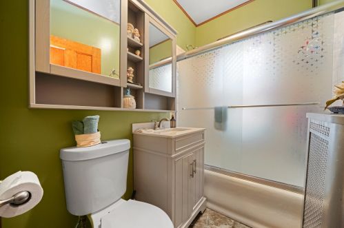 5238 Nelson St, Chicago IL 60657-3042 exterior