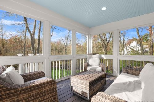 42 Kings Hwy, Westport CT  06880-4710 exterior