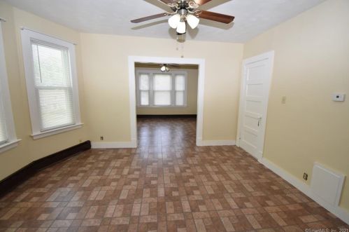 27 Thorniley St, New Britain CT 06051-1639 exterior